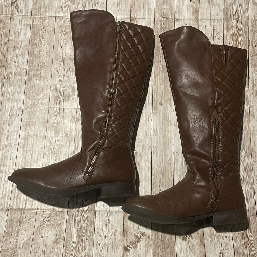 Women's Remy Quilted Zipper Riding Boots - Cognac 8 Wide Calf - Picture 3 of 10
